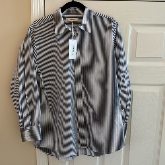 Frame “ The Borrowed Shirt” NWT women’s medium - classic piece - Picture 1 of 4